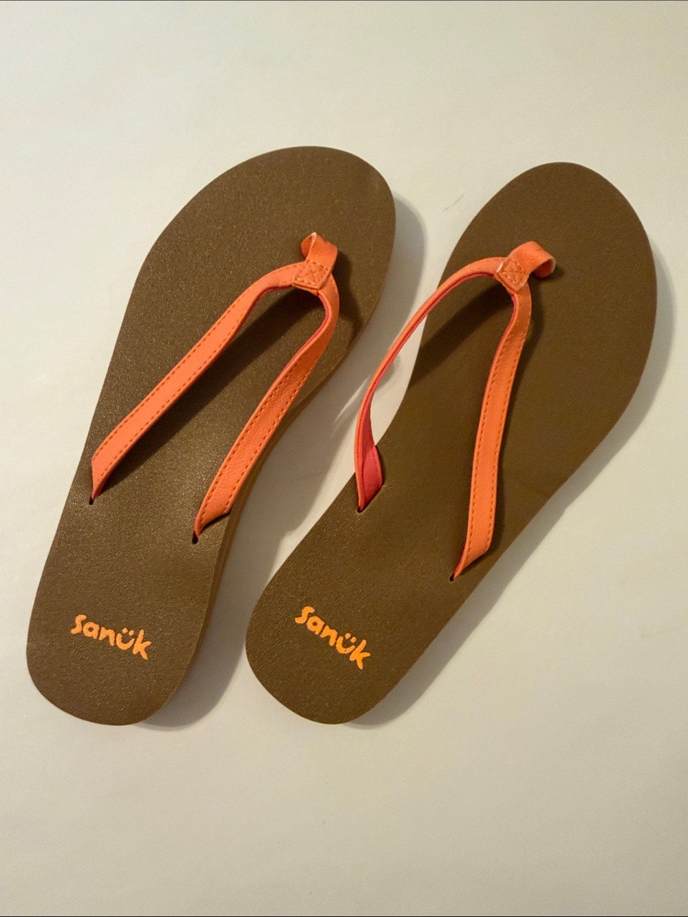 Sanuk Women Orange Strap Brown Footbed Flip Flop Sandals - Brand New
